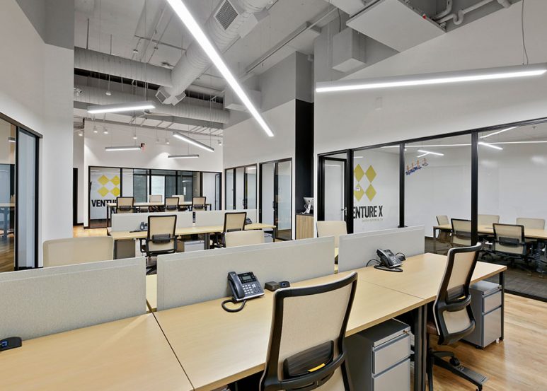home-8-open-desks-p1lpl5q13k8r84l62kvo9w1vcebgnztwjktxl5tsyi